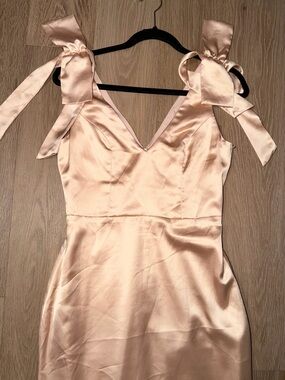 Lulu's Blush Satin Tie-Shoulder V-Neck Dress